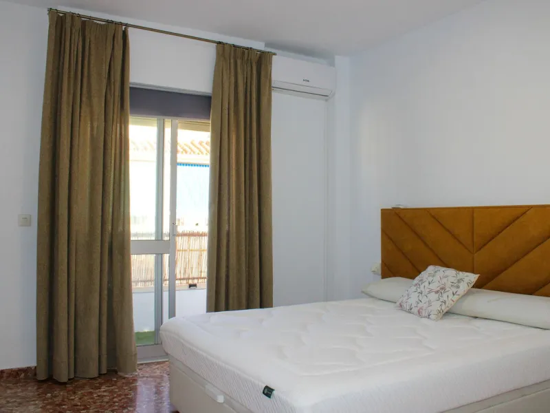 Spacious bright apartment in Nerja with 150 meters to Playa Torrecilla.
