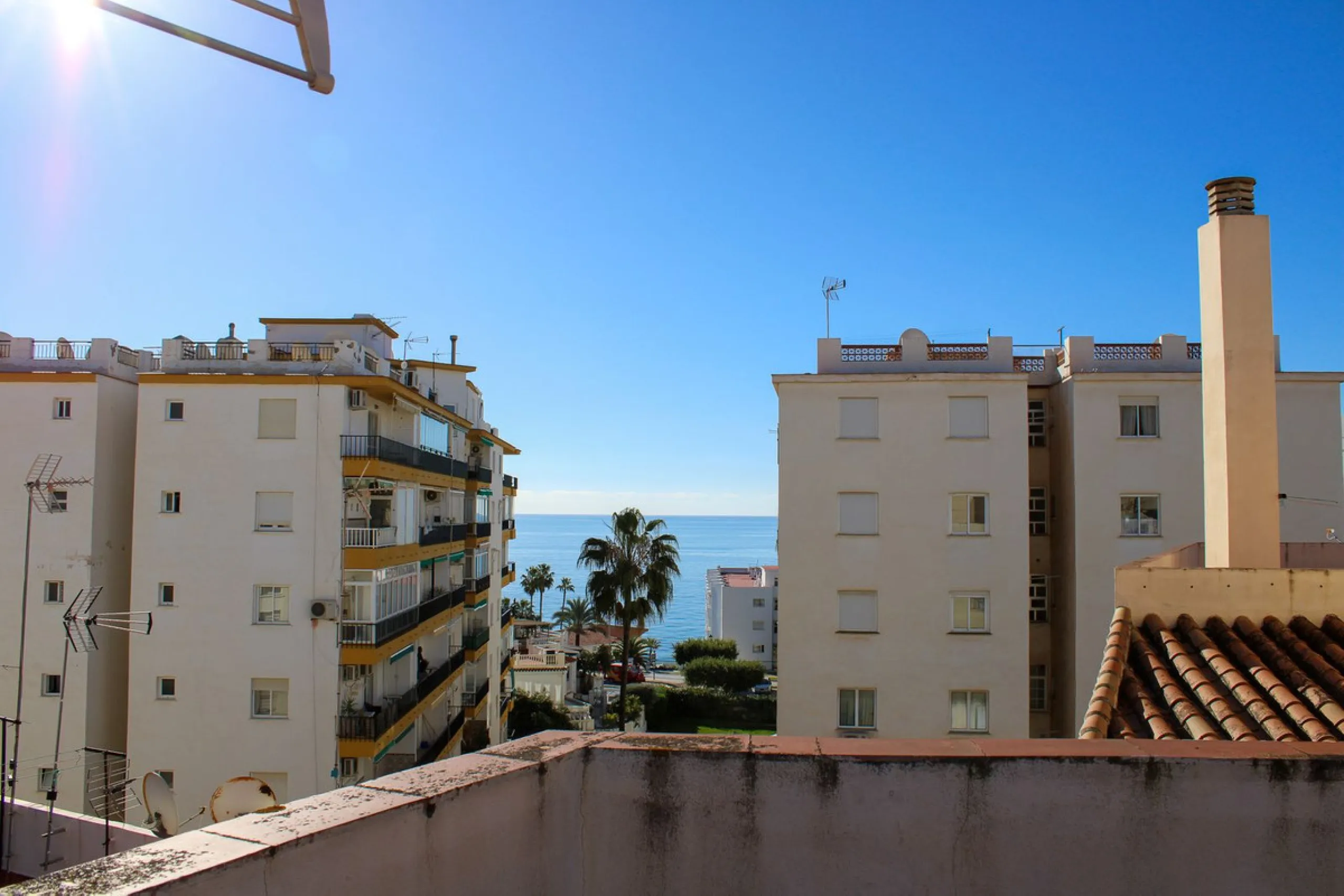 Spacious bright apartment in Nerja with 150 meters to Playa Torrecilla.