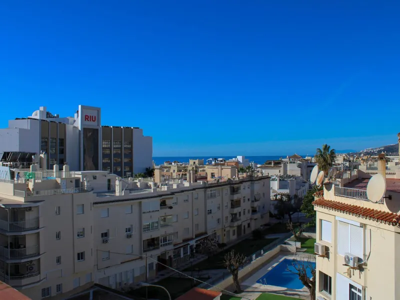 Spacious bright apartment in Nerja with 150 meters to Playa Torrecilla.