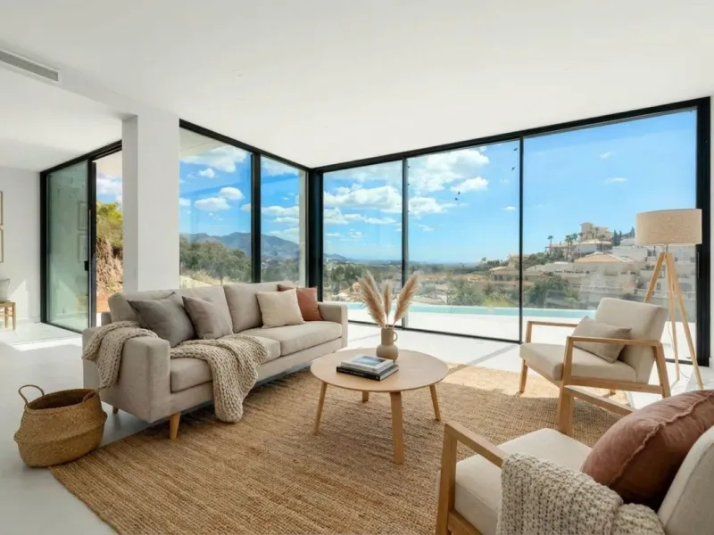 Brand new luxury and modern villa completed end of 2024 for sale in Cerros de Águila, Mijas from private owner. A stone throw away from the largest park in Málaga, parque Mijas.