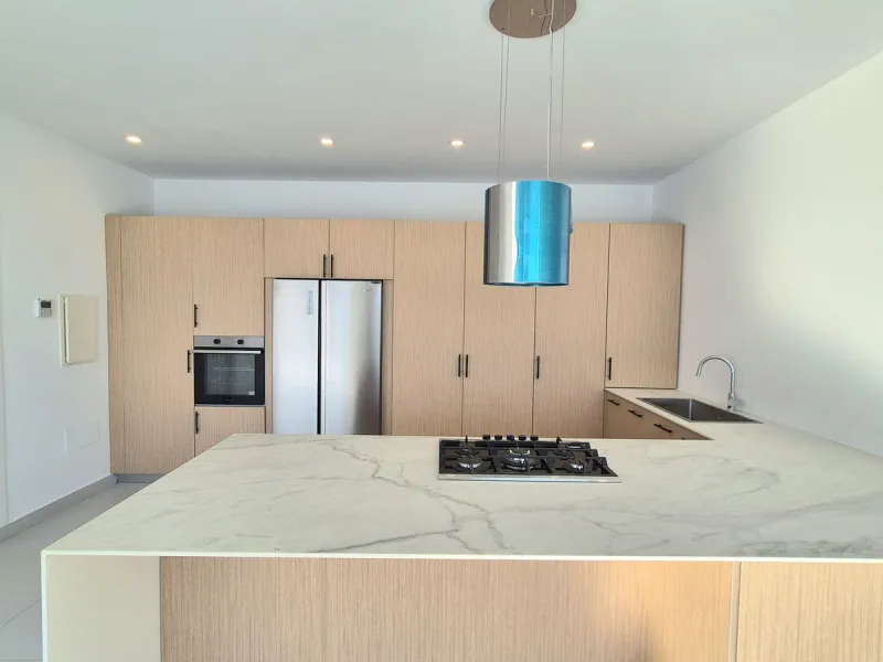 Brand new luxury and modern villa completed end of 2024 for sale in Cerros de Águila, Mijas from private owner. A stone throw away from the largest park in Málaga, parque Mijas.