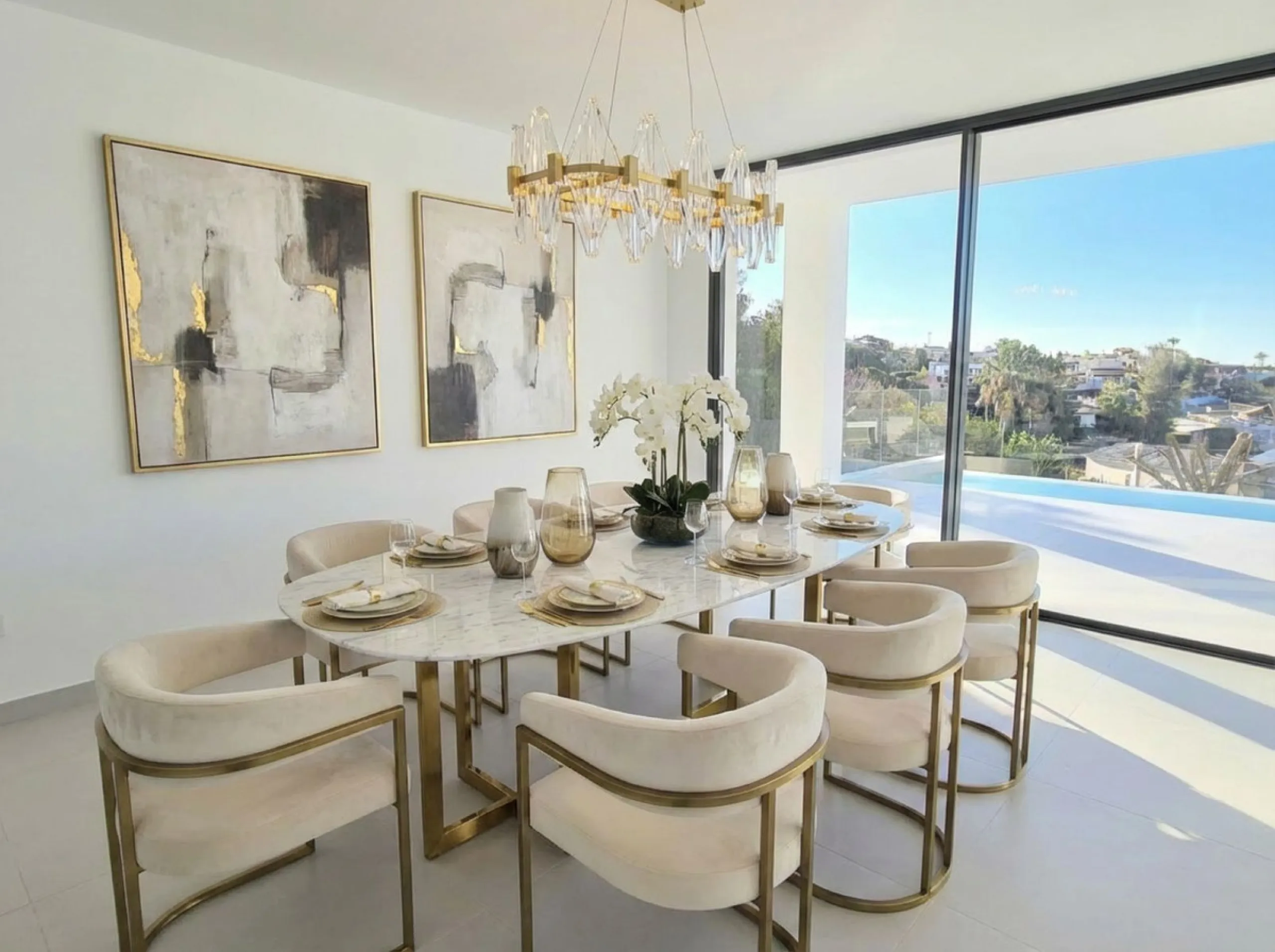 Brand new luxury and modern villa completed end of 2024 for sale in Cerros de Águila, Mijas from private owner. A stone throw away from the largest park in Málaga, parque Mijas.