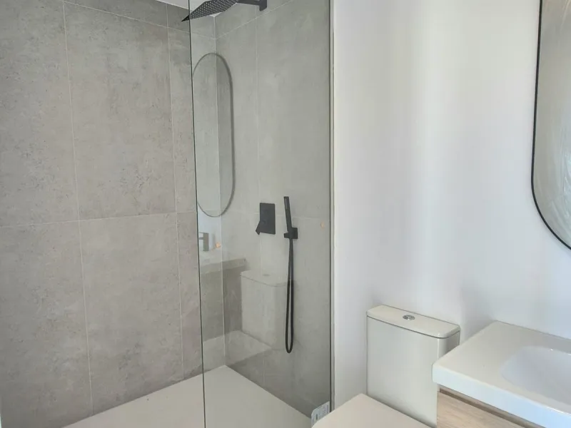 Brand new luxury and modern villa completed end of 2024 for sale in Cerros de Águila, Mijas from private owner. A stone throw away from the largest park in Málaga, parque Mijas.