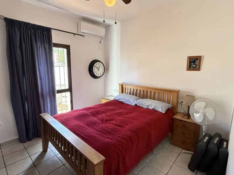 Stunning detached villa with incredible views to the Mijas mountains and Guadalhorce valley, situated between the villages of Alhaurín El Grande and Alhaurín de la Torre, plus only a 5-minute walk to Lauro Golf.