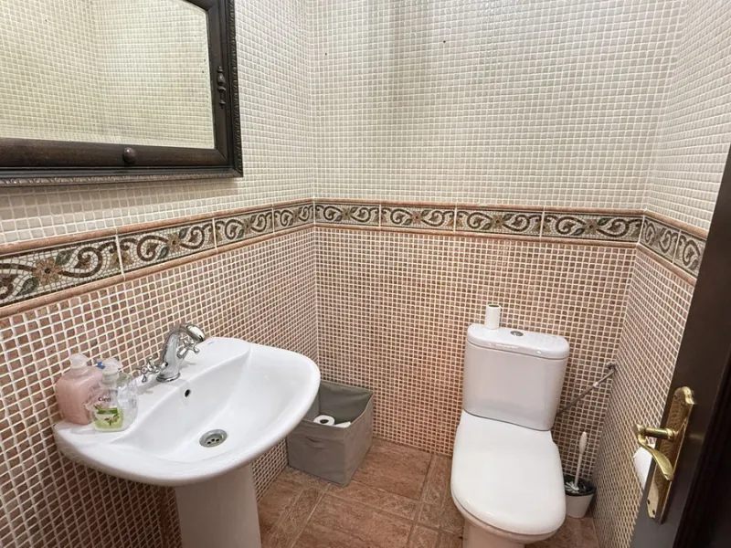 Stunning detached villa with incredible views to the Mijas mountains and Guadalhorce valley, situated between the villages of Alhaurín El Grande and Alhaurín de la Torre, plus only a 5-minute walk to Lauro Golf.