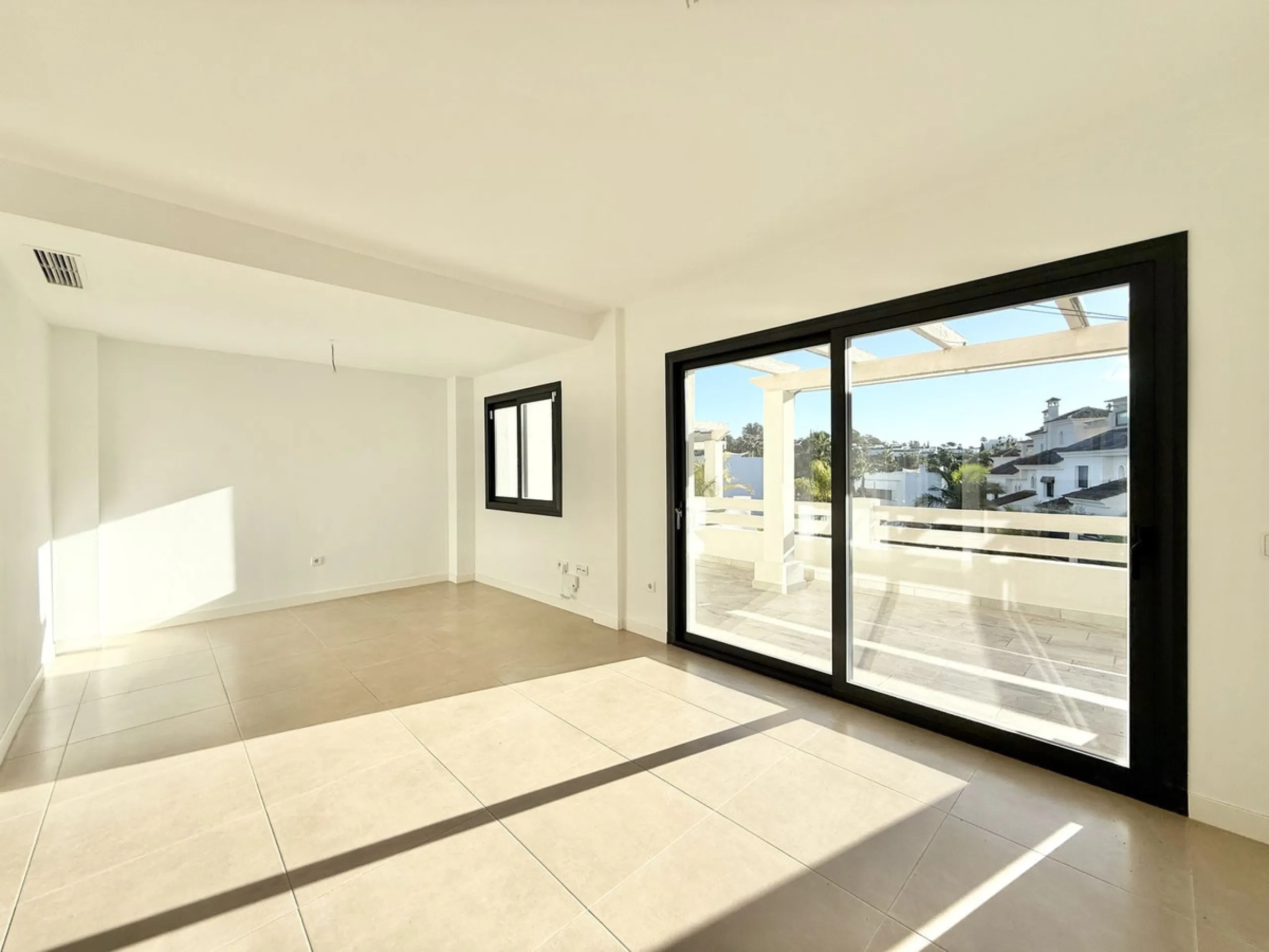 Newly Built Sunlit & Stylish home in Estepona's sought-after Urbanisation Agra