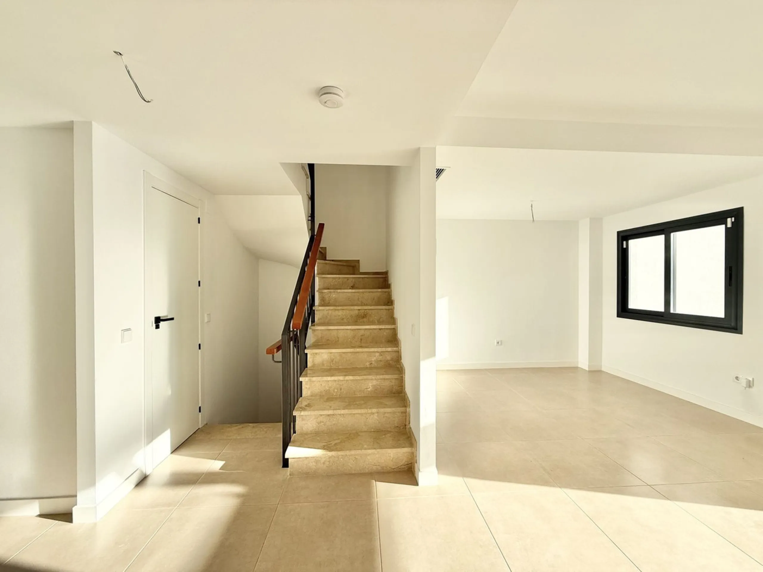 Newly Built Sunlit & Stylish home in Estepona's sought-after Urbanisation Agra