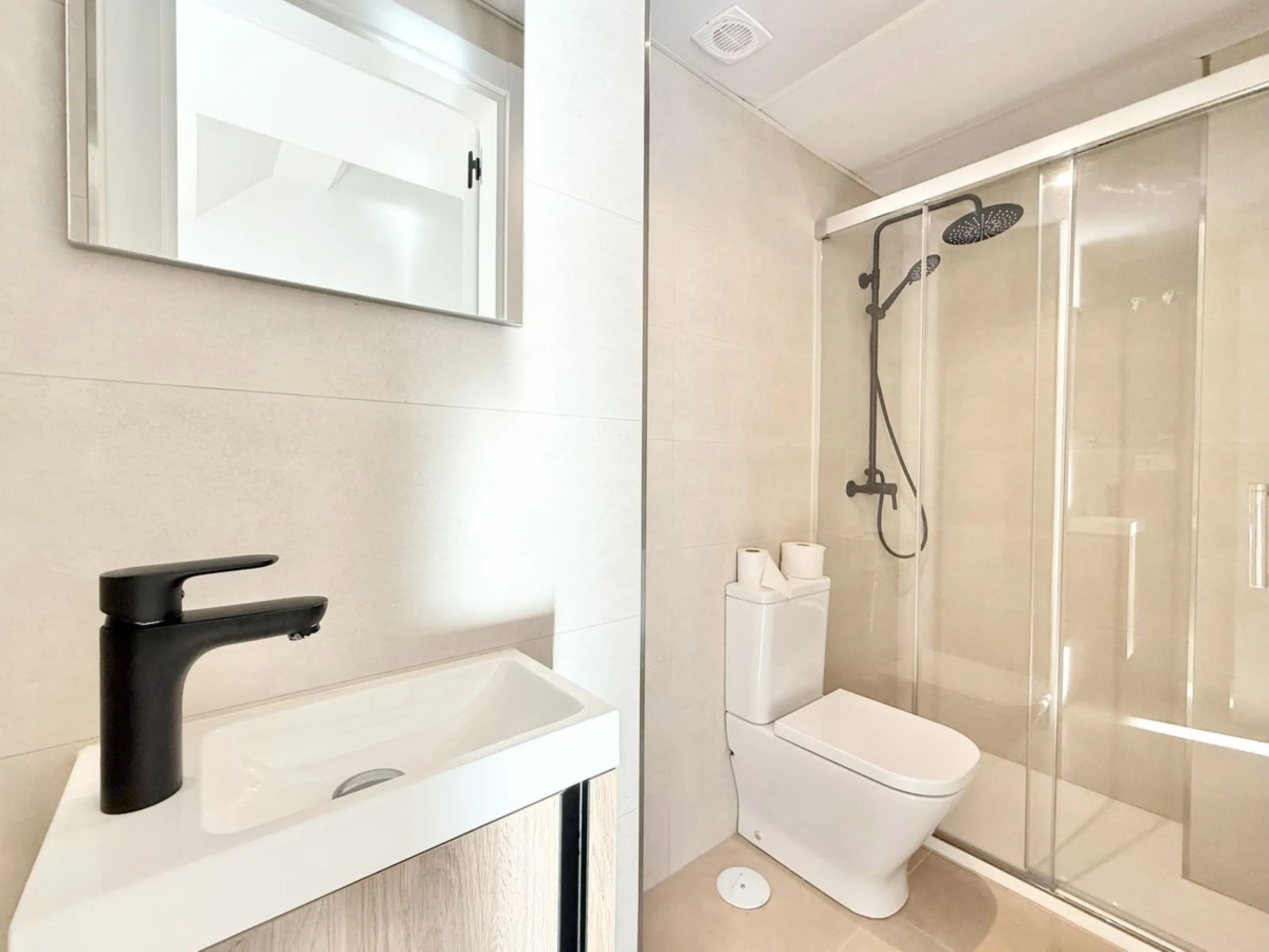 Newly Built Sunlit & Stylish home in Estepona's sought-after Urbanisation Agra
