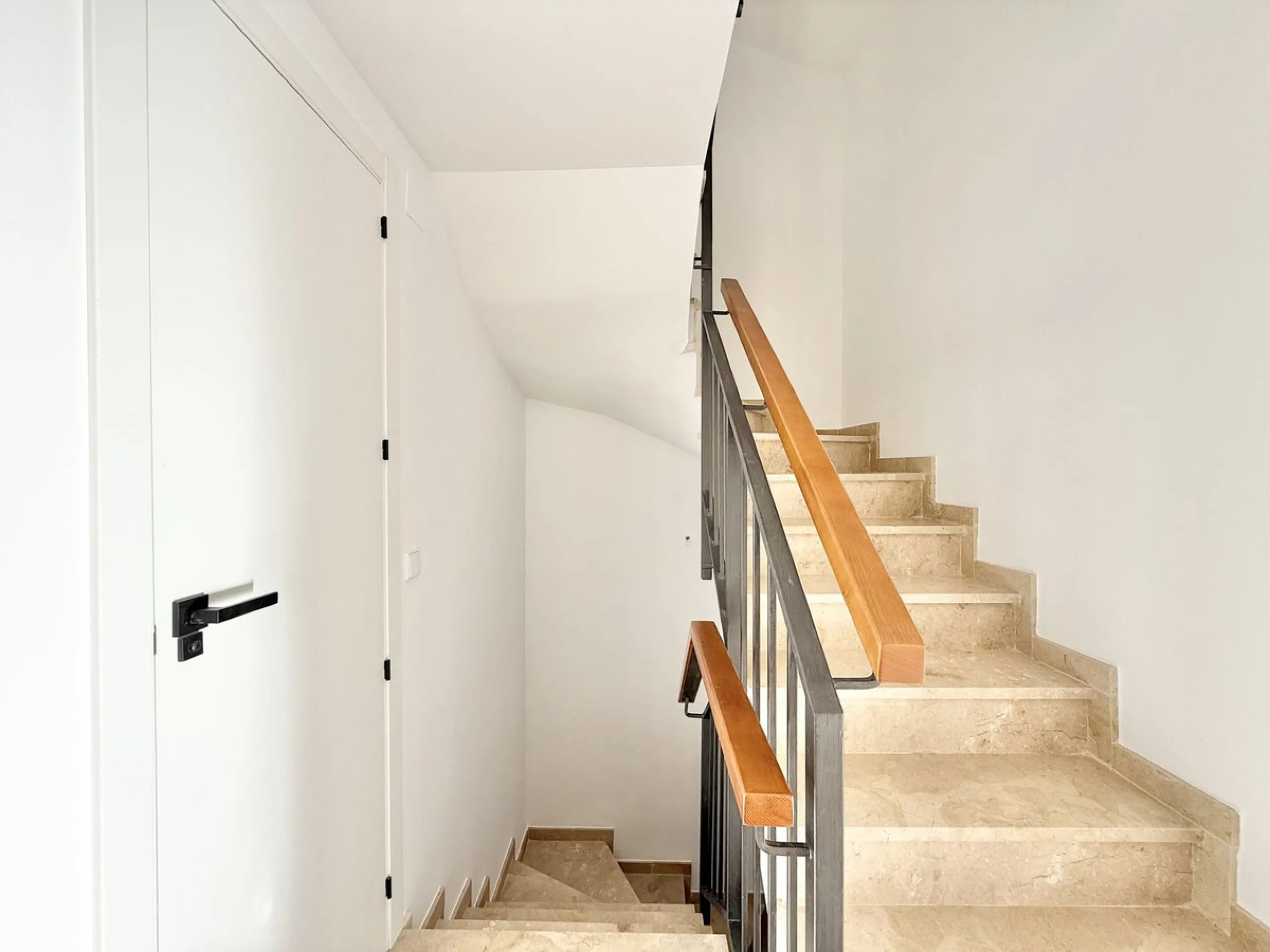 Newly Built Sunlit & Stylish home in Estepona's sought-after Urbanisation Agra