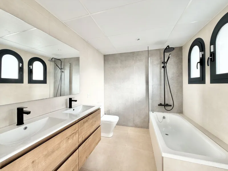 Newly Built Sunlit & Stylish home in Estepona's sought-after Urbanisation Agra