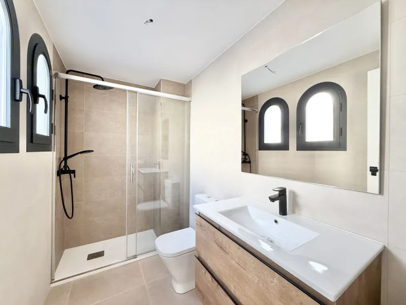 Newly Built Sunlit & Stylish home in Estepona's sought-after Urbanisation Agra