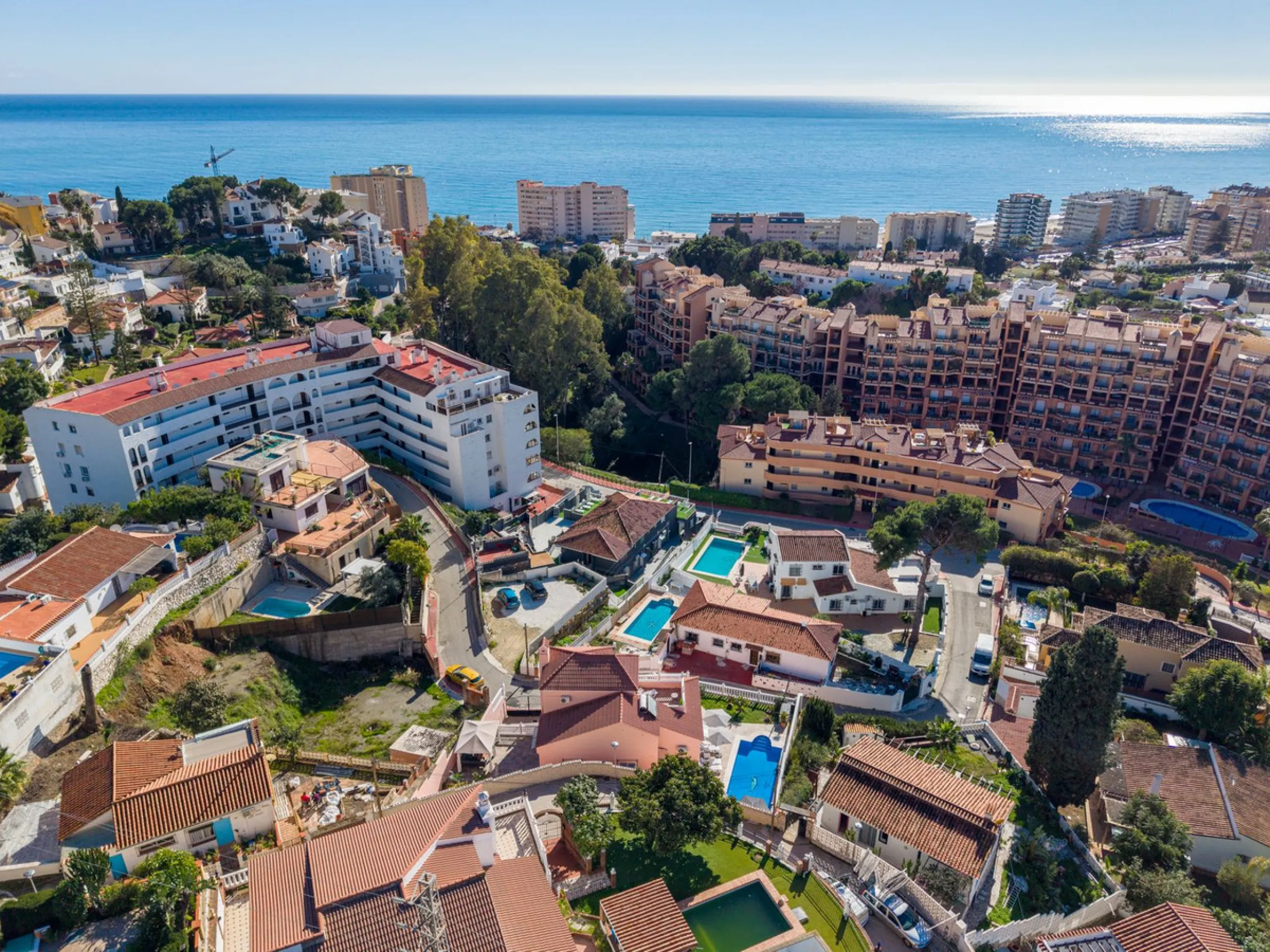 Welcome to Casa Rosa in Torreblanca, a newly renovated detached villa with a private pool that is both heated and illuminated – perfect for relaxation and entertaining all year round. This villa enjoys an unbeatable location, just 600 meters from the beac