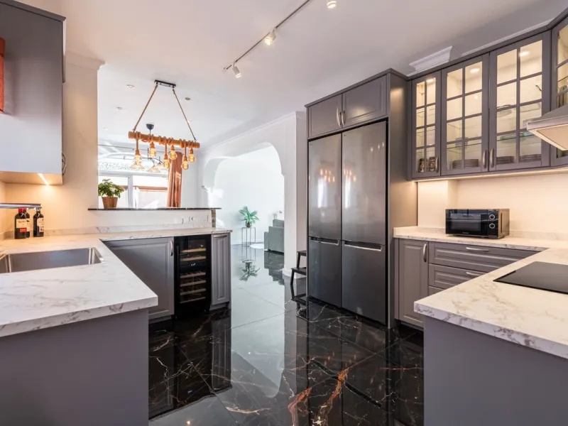 Welcome to Casa Rosa in Torreblanca, a newly renovated detached villa with a private pool that is both heated and illuminated – perfect for relaxation and entertaining all year round. This villa enjoys an unbeatable location, just 600 meters from the beac