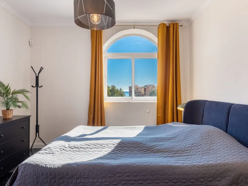 Welcome to Casa Rosa in Torreblanca, a newly renovated detached villa with a private pool that is both heated and illuminated – perfect for relaxation and entertaining all year round. This villa enjoys an unbeatable location, just 600 meters from the beac