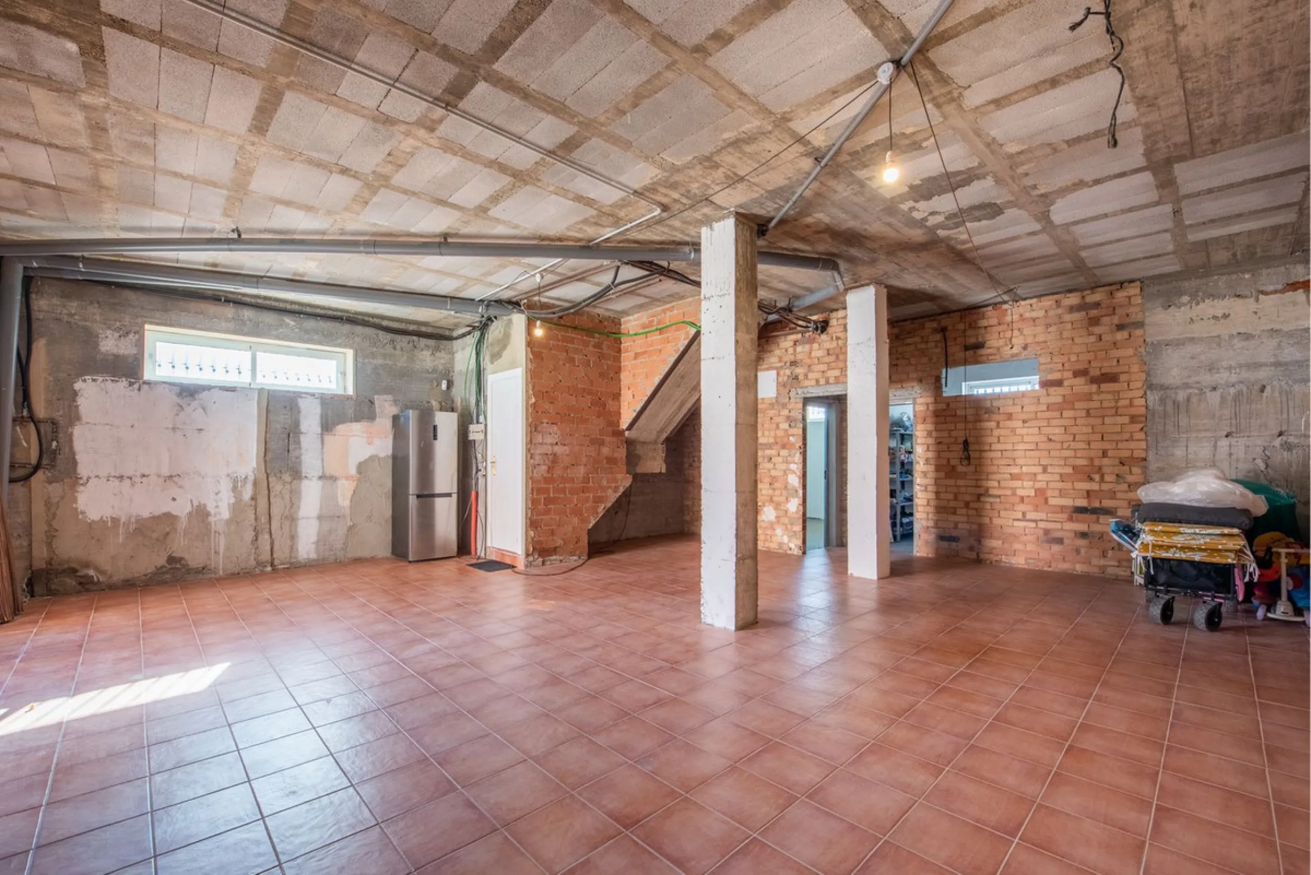 Welcome to Casa Rosa in Torreblanca, a newly renovated detached villa with a private pool that is both heated and illuminated – perfect for relaxation and entertaining all year round. This villa enjoys an unbeatable location, just 600 meters from the beac