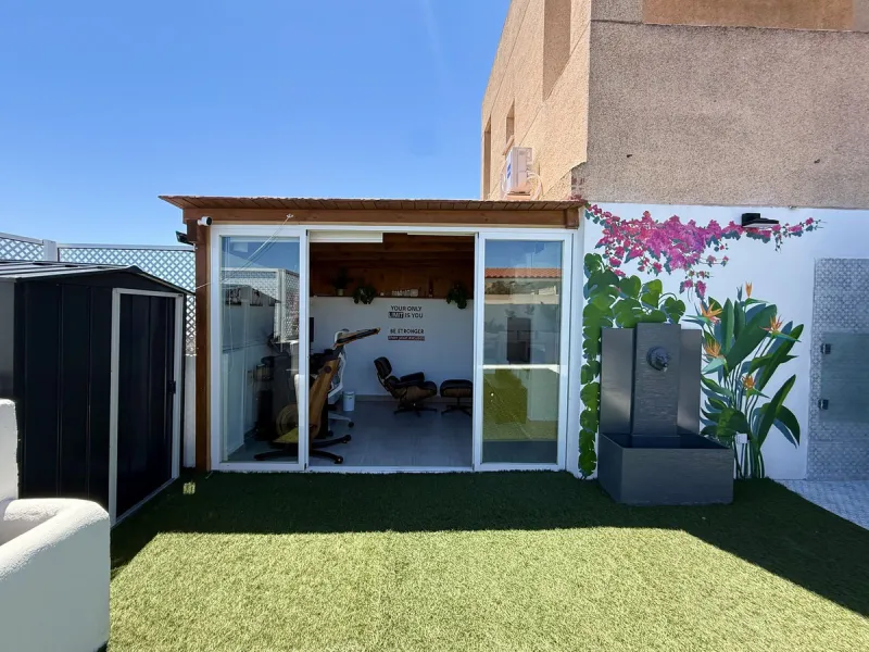 Penthouse in Central Estepona with 98 m² Terrace, Fully Equipped Outdoor Kitchen, Gym Area & Rental License!