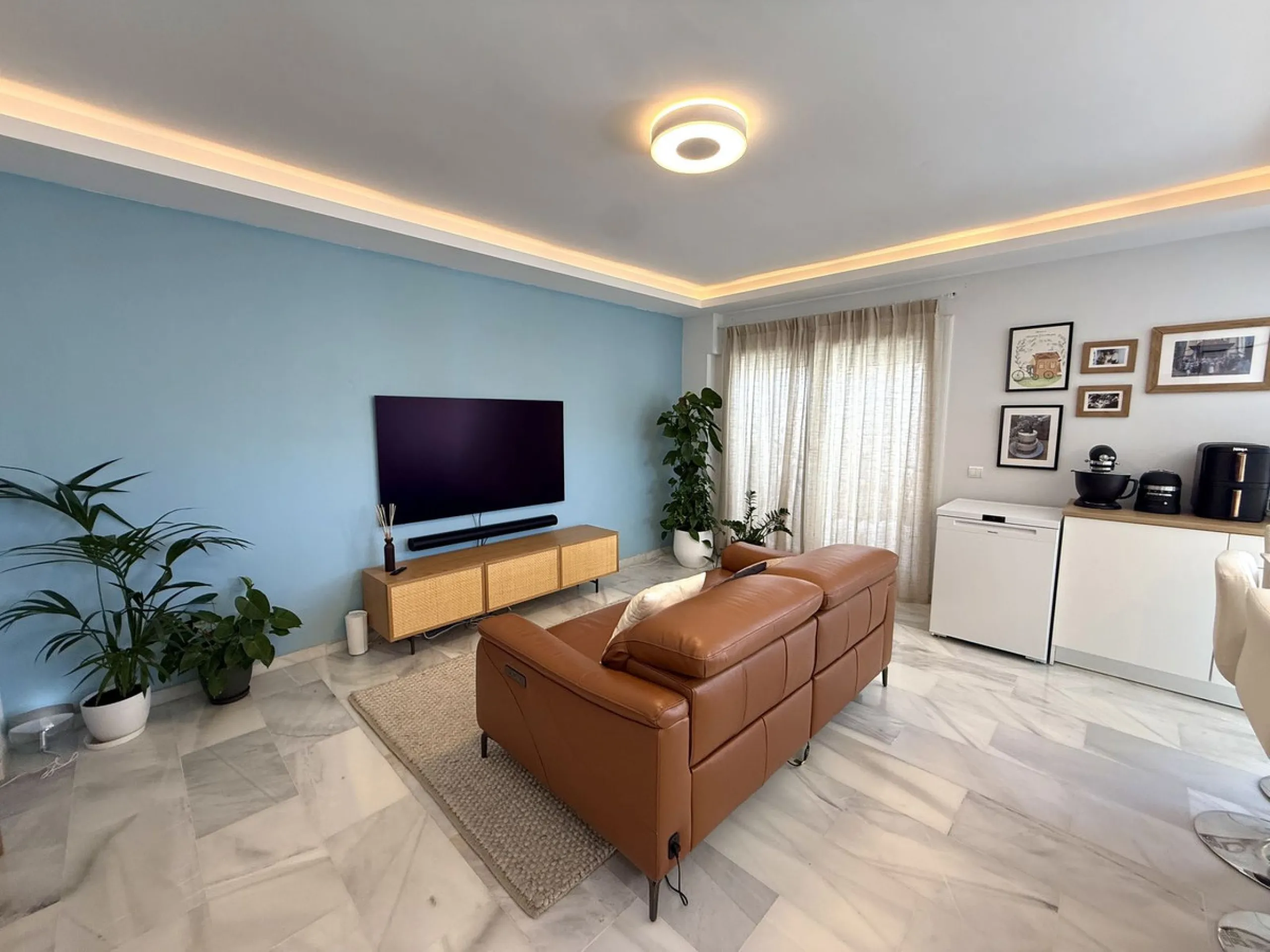 Penthouse in Central Estepona with 98 m² Terrace, Fully Equipped Outdoor Kitchen, Gym Area & Rental License!