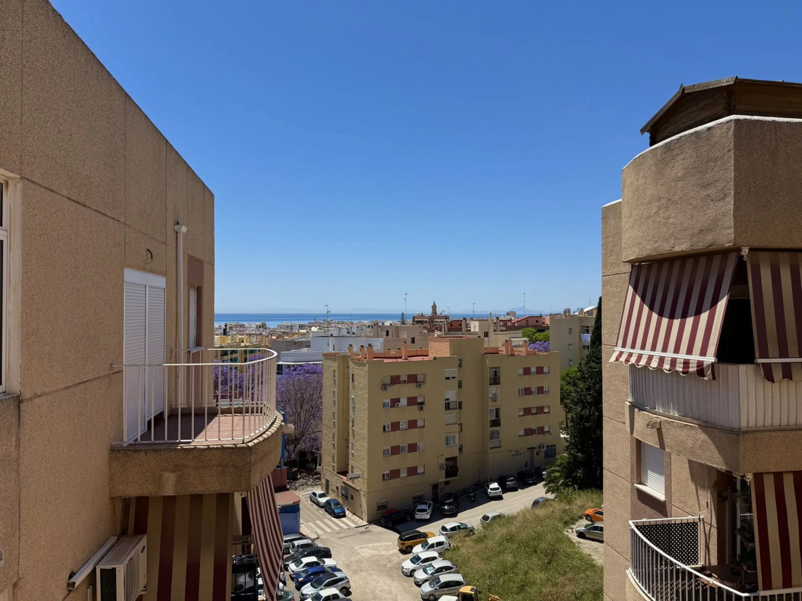 Penthouse in Central Estepona with 98 m² Terrace, Fully Equipped Outdoor Kitchen, Gym Area & Rental License!