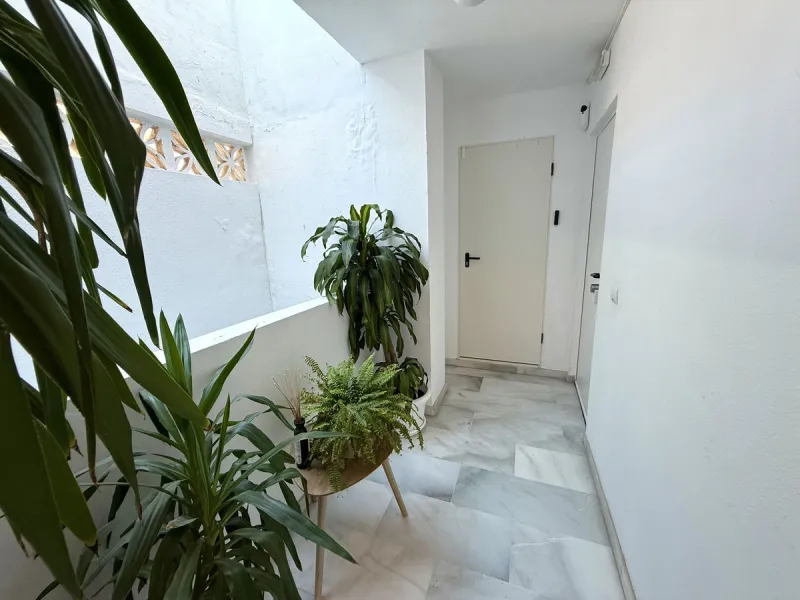 Penthouse in Central Estepona with 98 m² Terrace, Fully Equipped Outdoor Kitchen, Gym Area & Rental License!