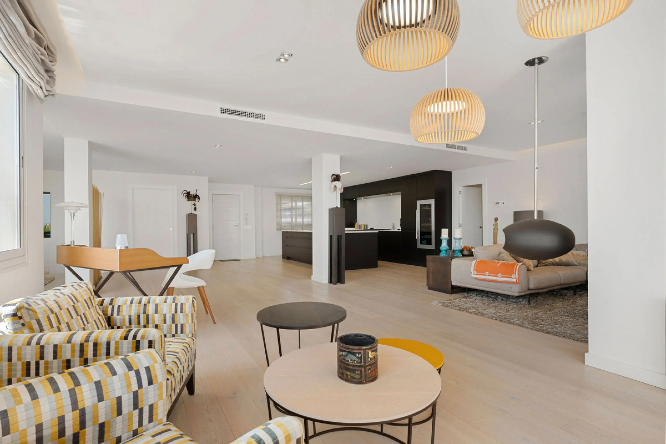 Duplex Solara is an exceptional duplex apartment for sale in the sought-after Aloha Hill Club, located in Nueva Andalucía. This beautifully presented residence seamlessly blends contemporary architecture with sophisticated design, offering an unparalleled