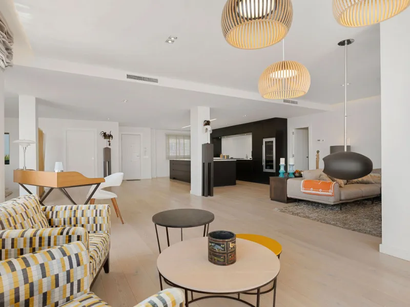 Duplex Solara is an exceptional duplex apartment for sale in the sought-after Aloha Hill Club, located in Nueva Andalucía. This beautifully presented residence seamlessly blends contemporary architecture with sophisticated design, offering an unparalleled