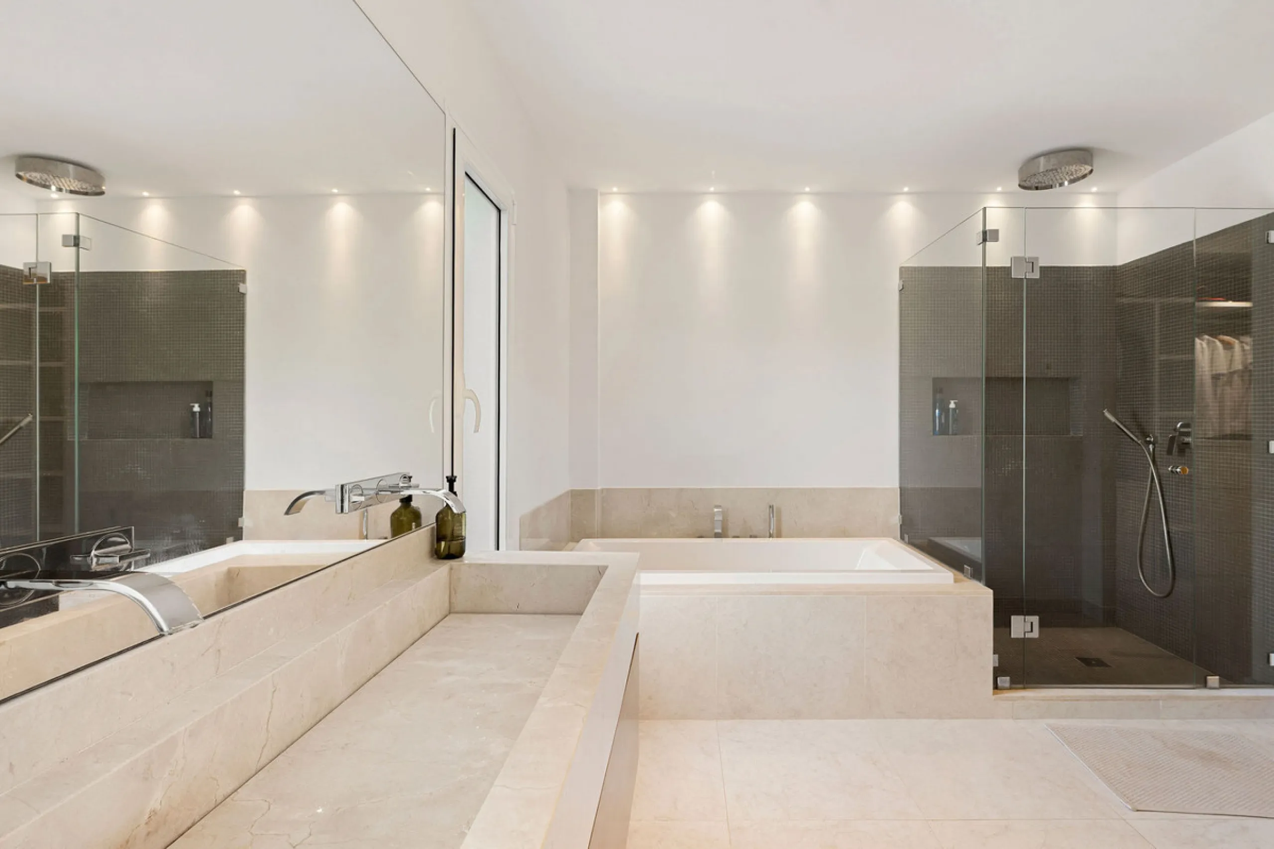 Duplex Solara is an exceptional duplex apartment for sale in the sought-after Aloha Hill Club, located in Nueva Andalucía. This beautifully presented residence seamlessly blends contemporary architecture with sophisticated design, offering an unparalleled