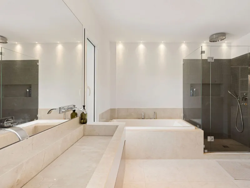 Duplex Solara is an exceptional duplex apartment for sale in the sought-after Aloha Hill Club, located in Nueva Andalucía. This beautifully presented residence seamlessly blends contemporary architecture with sophisticated design, offering an unparalleled