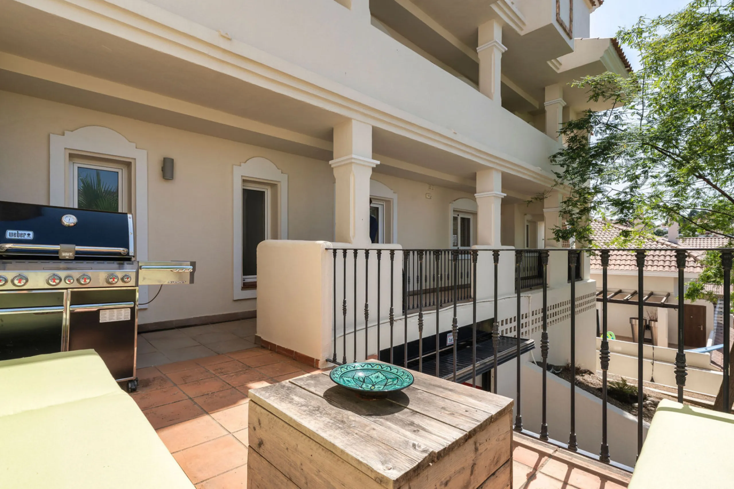 Duplex Solara is an exceptional duplex apartment for sale in the sought-after Aloha Hill Club, located in Nueva Andalucía. This beautifully presented residence seamlessly blends contemporary architecture with sophisticated design, offering an unparalleled
