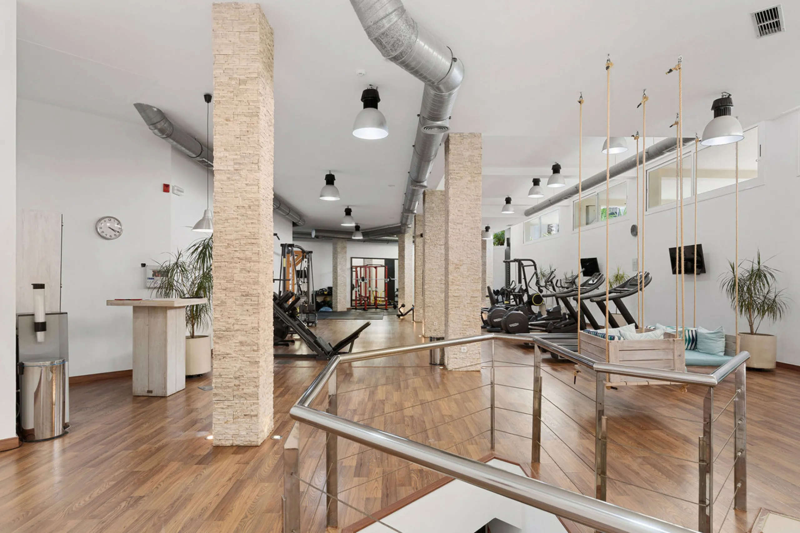 Duplex Solara is an exceptional duplex apartment for sale in the sought-after Aloha Hill Club, located in Nueva Andalucía. This beautifully presented residence seamlessly blends contemporary architecture with sophisticated design, offering an unparalleled
