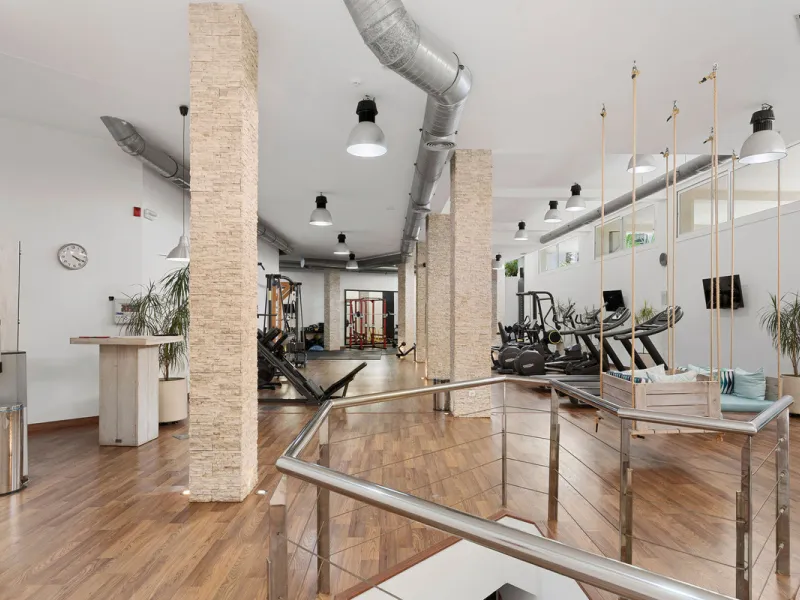 Duplex Solara is an exceptional duplex apartment for sale in the sought-after Aloha Hill Club, located in Nueva Andalucía. This beautifully presented residence seamlessly blends contemporary architecture with sophisticated design, offering an unparalleled