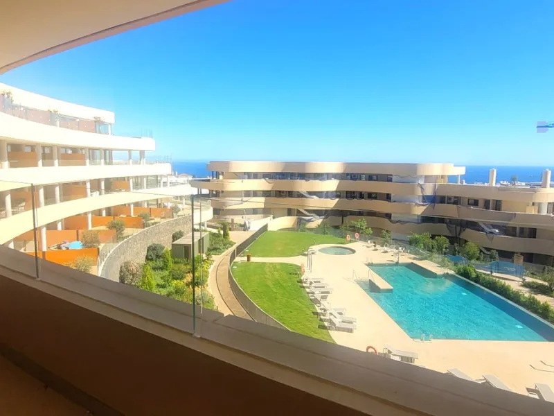 Apartment - Middle Floor Apartment в продаже в Fuengirola, Málaga. В доме 2 спален и 2 ванных комнат. Площадь дома 117 м²