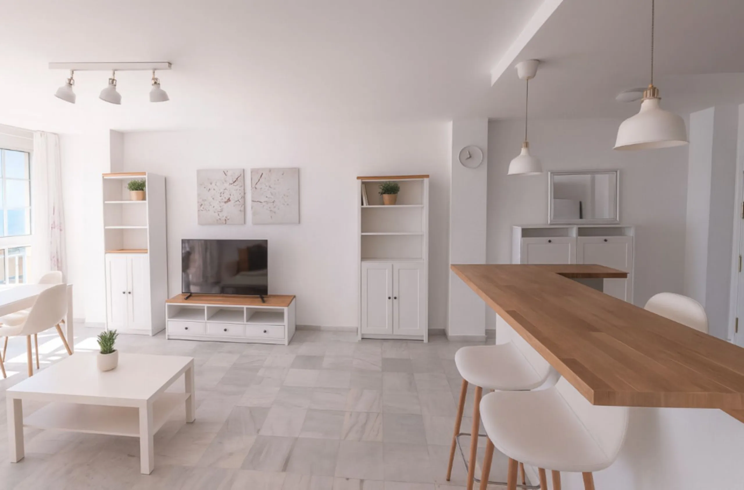 Apartment - Middle Floor Apartment в продаже в Manilva, Málaga. В доме 2 спален и 1 ванных комнат. Площадь дома 76 м²