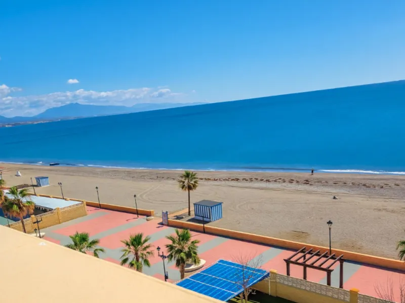 Apartment - Middle Floor Apartment в продаже в Manilva, Málaga. В доме 2 спален и 1 ванных комнат. Площадь дома 76 м²