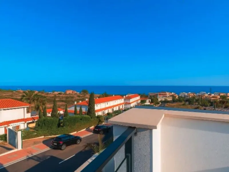 House - Detached Villa в продаже в Manilva, Málaga. В доме 3 спален и 3 ванных комнат. Площадь дома 213 м²