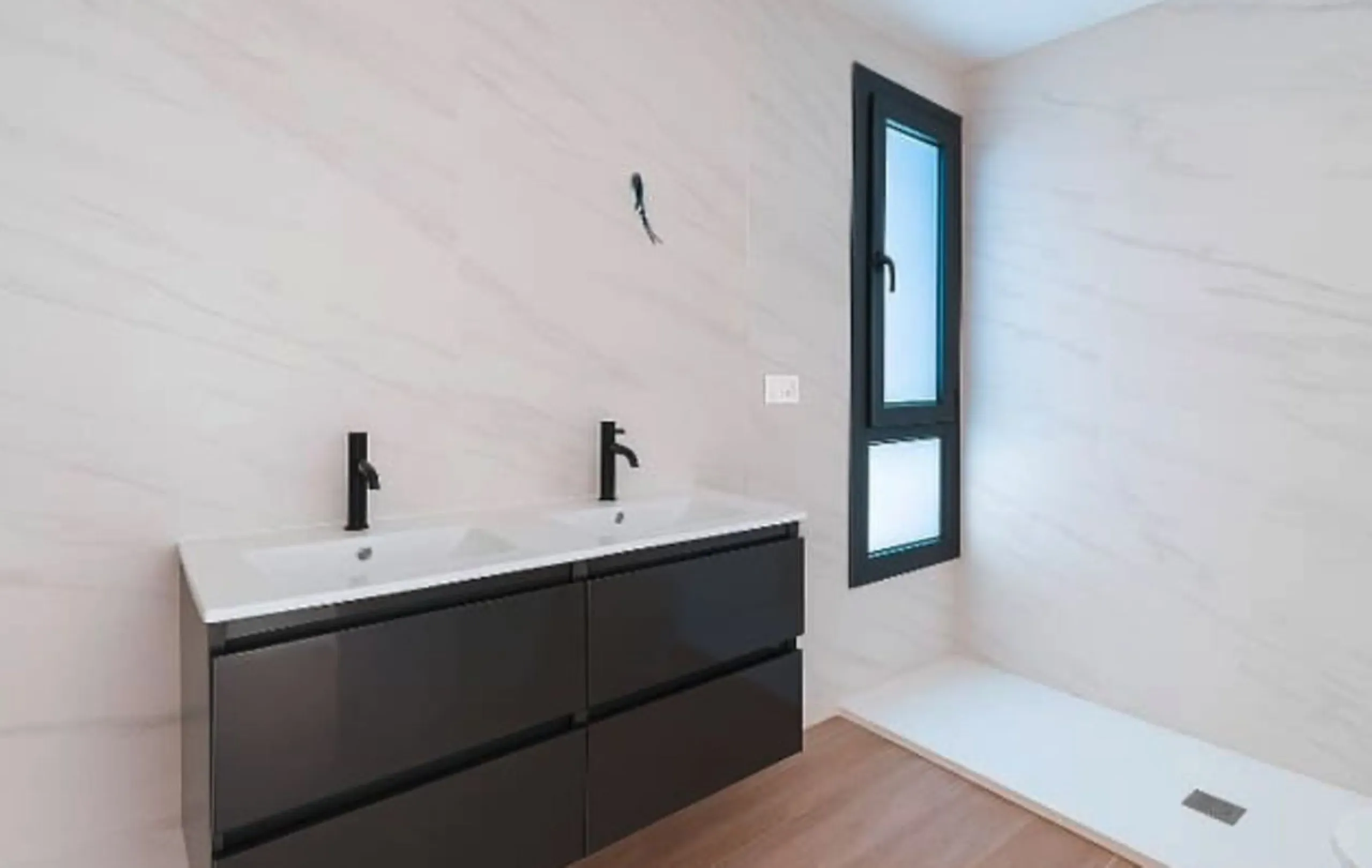 House - Detached Villa в продаже в Manilva, Málaga. В доме 3 спален и 3 ванных комнат. Площадь дома 213 м²