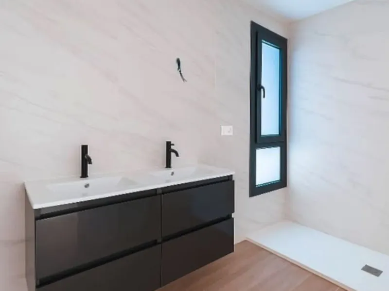 House - Detached Villa в продаже в Manilva, Málaga. В доме 3 спален и 3 ванных комнат. Площадь дома 213 м²