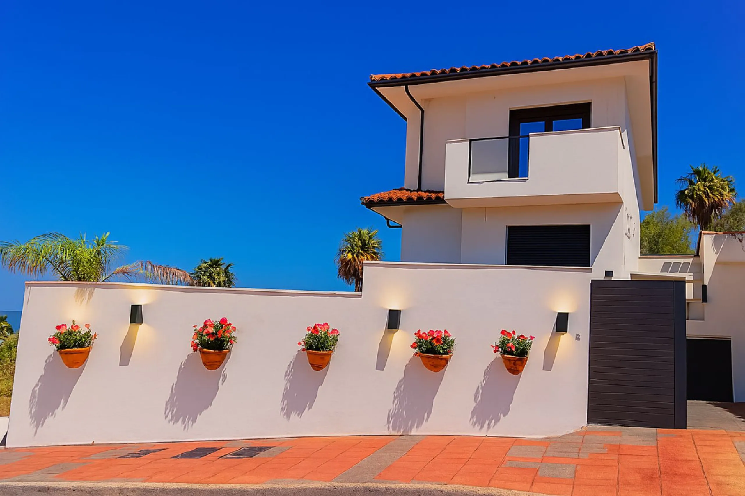 House - Detached Villa в продаже в Manilva, Málaga. В доме 3 спален и 3 ванных комнат. Площадь дома 213 м²