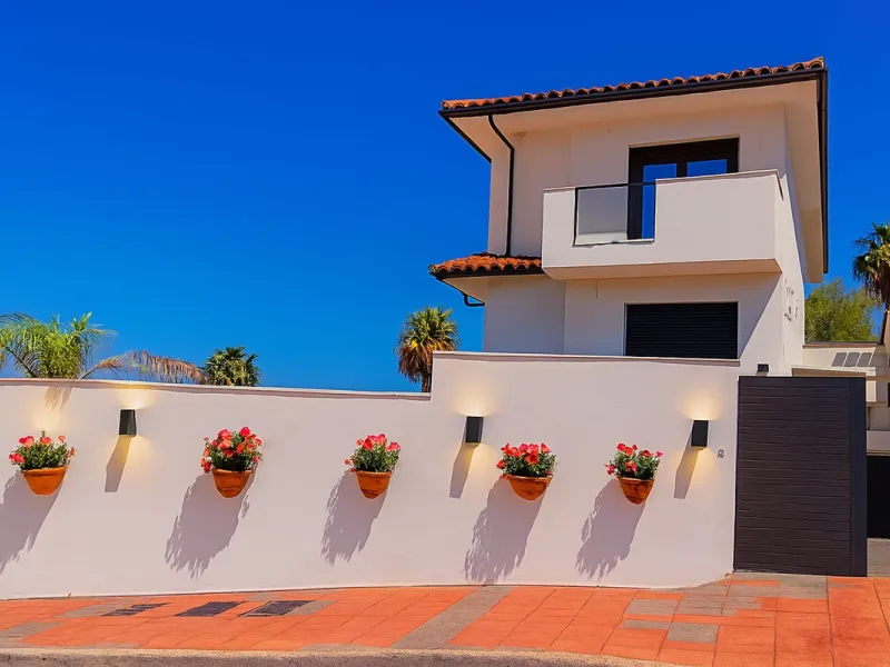 House - Detached Villa в продаже в Manilva, Málaga. В доме 3 спален и 3 ванных комнат. Площадь дома 213 м²