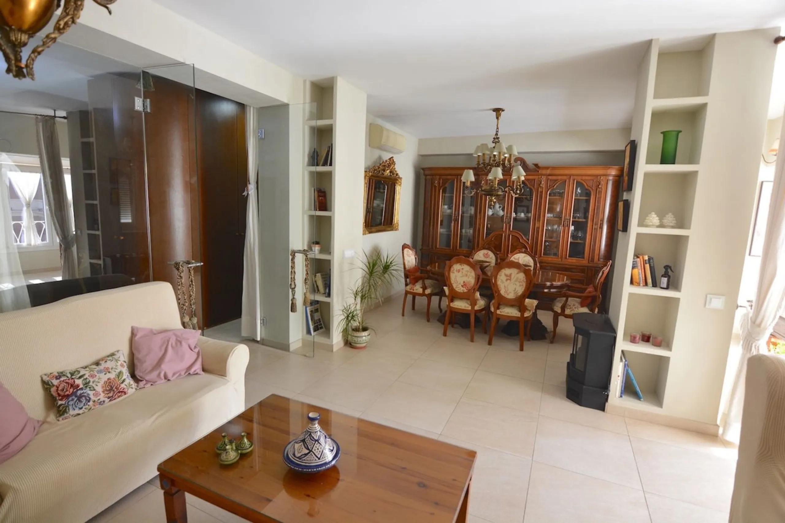 Apartment - Top Floor Apartment в продаже в Málaga, Málaga. В доме 4 спален и 3 ванных комнат. Площадь дома 172 м²
