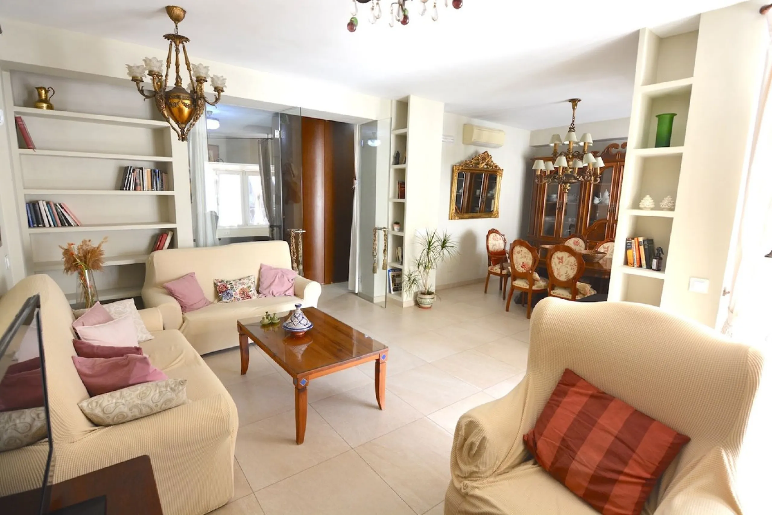 Apartment - Top Floor Apartment в продаже в Málaga, Málaga. В доме 4 спален и 3 ванных комнат. Площадь дома 172 м²