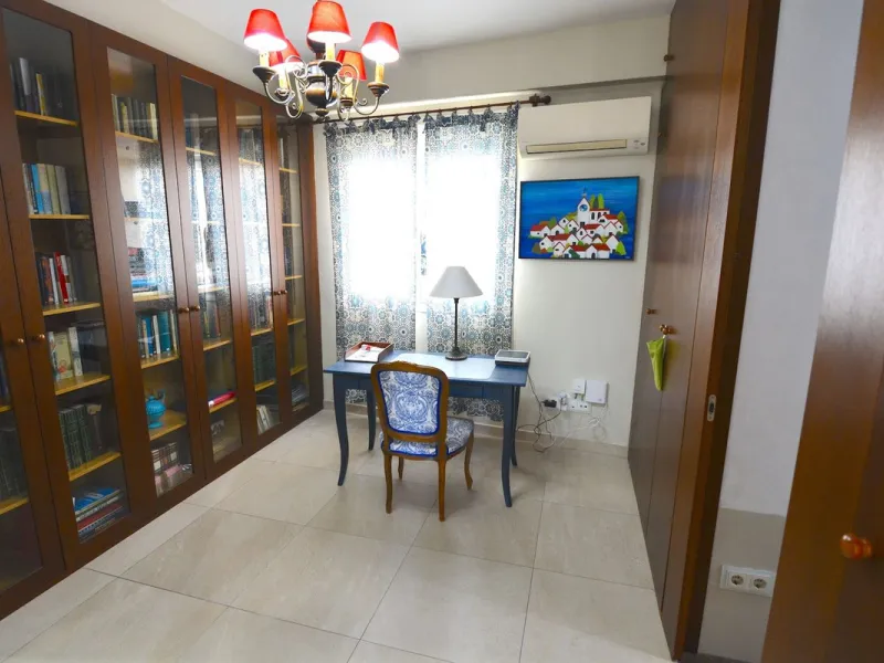 Apartment - Top Floor Apartment в продаже в Málaga, Málaga. В доме 4 спален и 3 ванных комнат. Площадь дома 172 м²