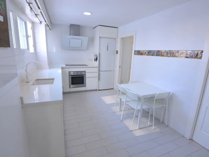 Apartment - Top Floor Apartment в продаже в Málaga, Málaga. В доме 4 спален и 3 ванных комнат. Площадь дома 172 м²