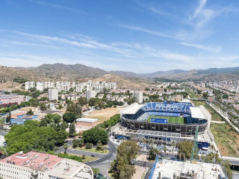 Experience elevated city living in this exceptional 24th-floor apartment in one of Málaga's most exciting new residential developments. Perfectly positioned in the heart of the city, this sleek and modern home offers spectacular panoramic views over the c