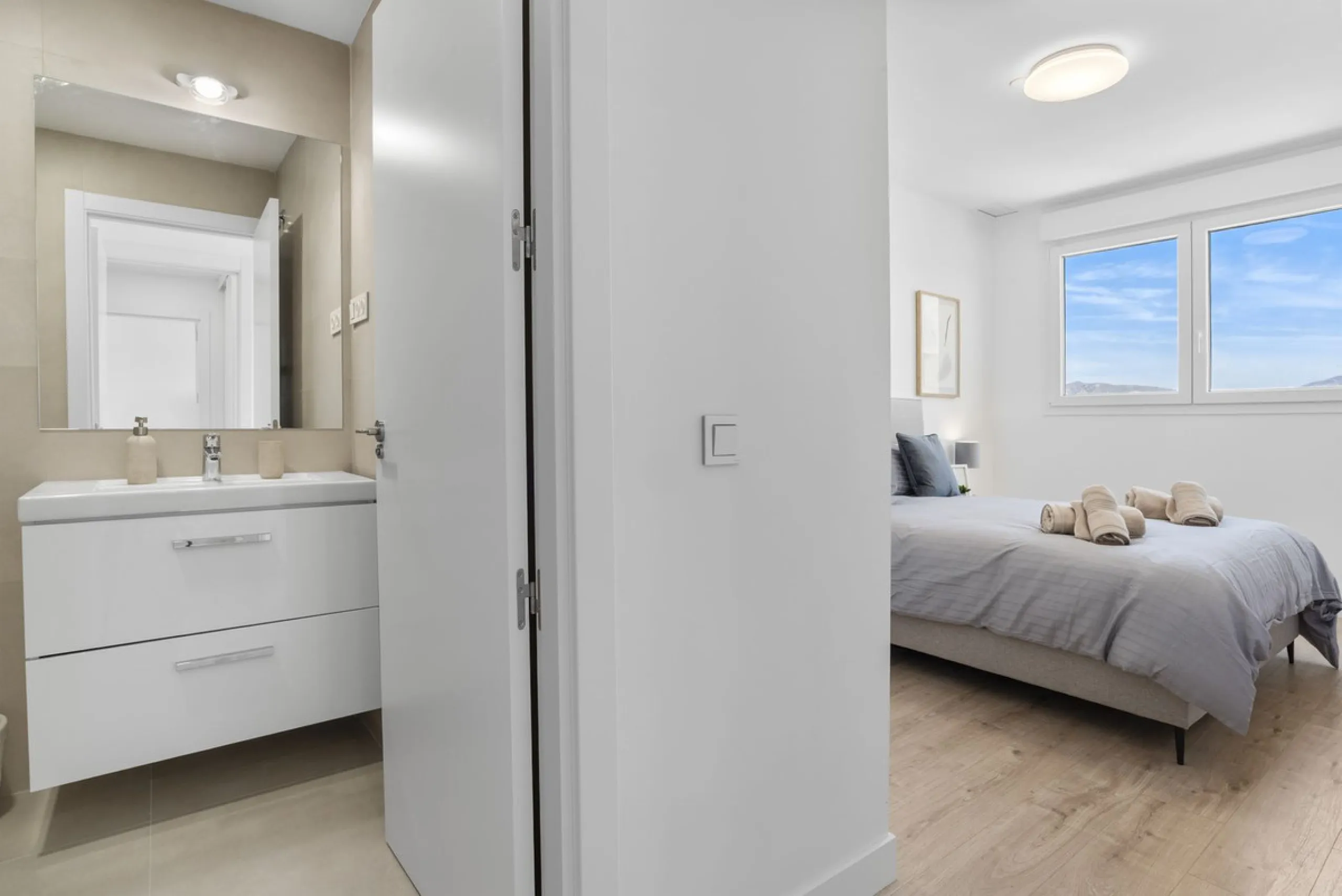 Experience elevated city living in this exceptional 24th-floor apartment in one of Málaga's most exciting new residential developments. Perfectly positioned in the heart of the city, this sleek and modern home offers spectacular panoramic views over the c