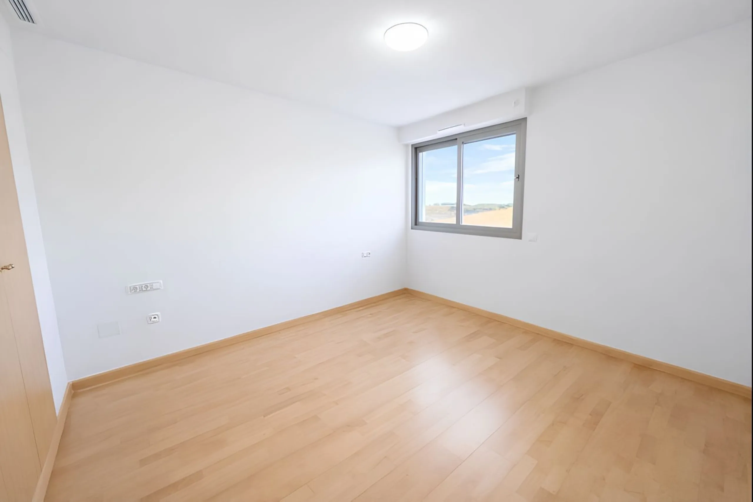 Looking for a spacious apartment with a west-facing terrace in a well maintained community with multiple swimming pools? We are delighted to present this immaculate first-floor, two-bedroom apartment, where both bedrooms benefit from en-suite bathrooms, o