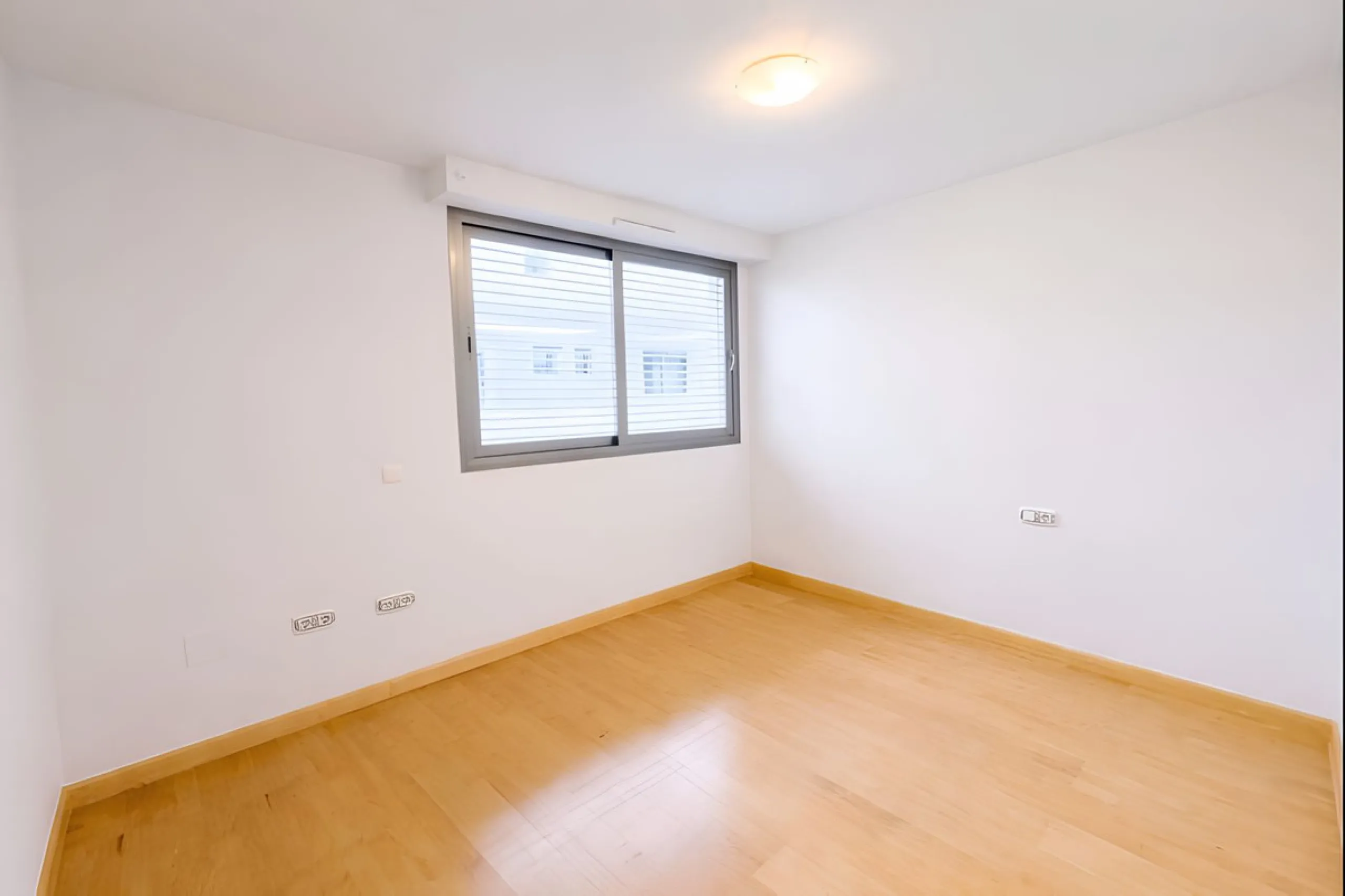 Looking for a spacious apartment with a west-facing terrace in a well maintained community with multiple swimming pools? We are delighted to present this immaculate first-floor, two-bedroom apartment, where both bedrooms benefit from en-suite bathrooms, o