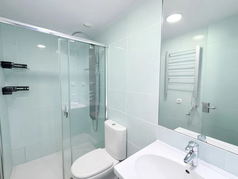 Looking for a spacious apartment with a west-facing terrace in a well maintained community with multiple swimming pools? We are delighted to present this immaculate first-floor, two-bedroom apartment, where both bedrooms benefit from en-suite bathrooms, o