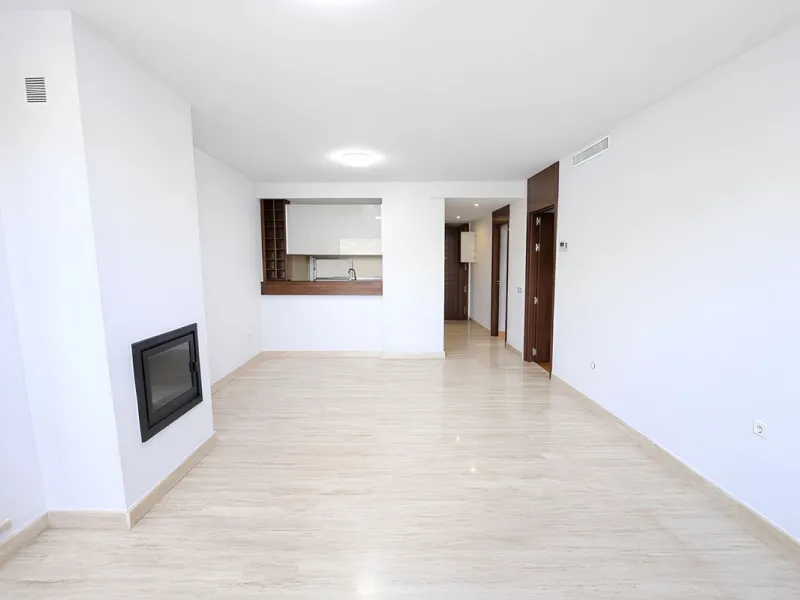 Looking for a spacious apartment with a west-facing terrace in a well maintained community with multiple swimming pools? We are delighted to present this immaculate first-floor, two-bedroom apartment, where both bedrooms benefit from en-suite bathrooms, o