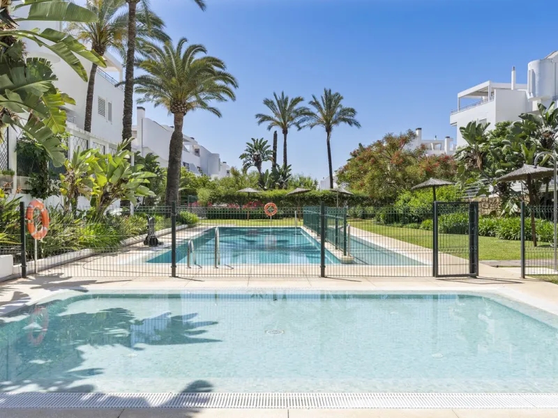 Looking for a spacious apartment with a west-facing terrace in a well maintained community with multiple swimming pools? We are delighted to present this immaculate first-floor, two-bedroom apartment, where both bedrooms benefit from en-suite bathrooms, o