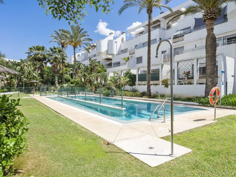 Looking for a spacious apartment with a west-facing terrace in a well maintained community with multiple swimming pools? We are delighted to present this immaculate first-floor, two-bedroom apartment, where both bedrooms benefit from en-suite bathrooms, o